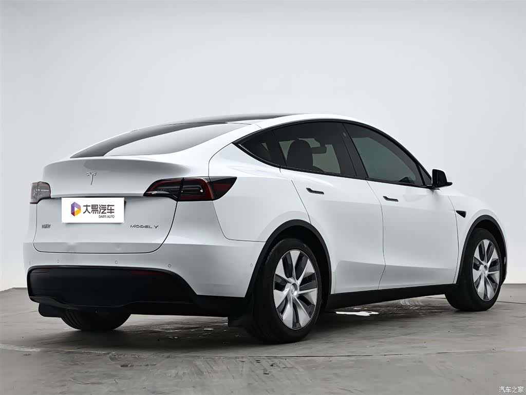 Tesla Model Y, 2023 3