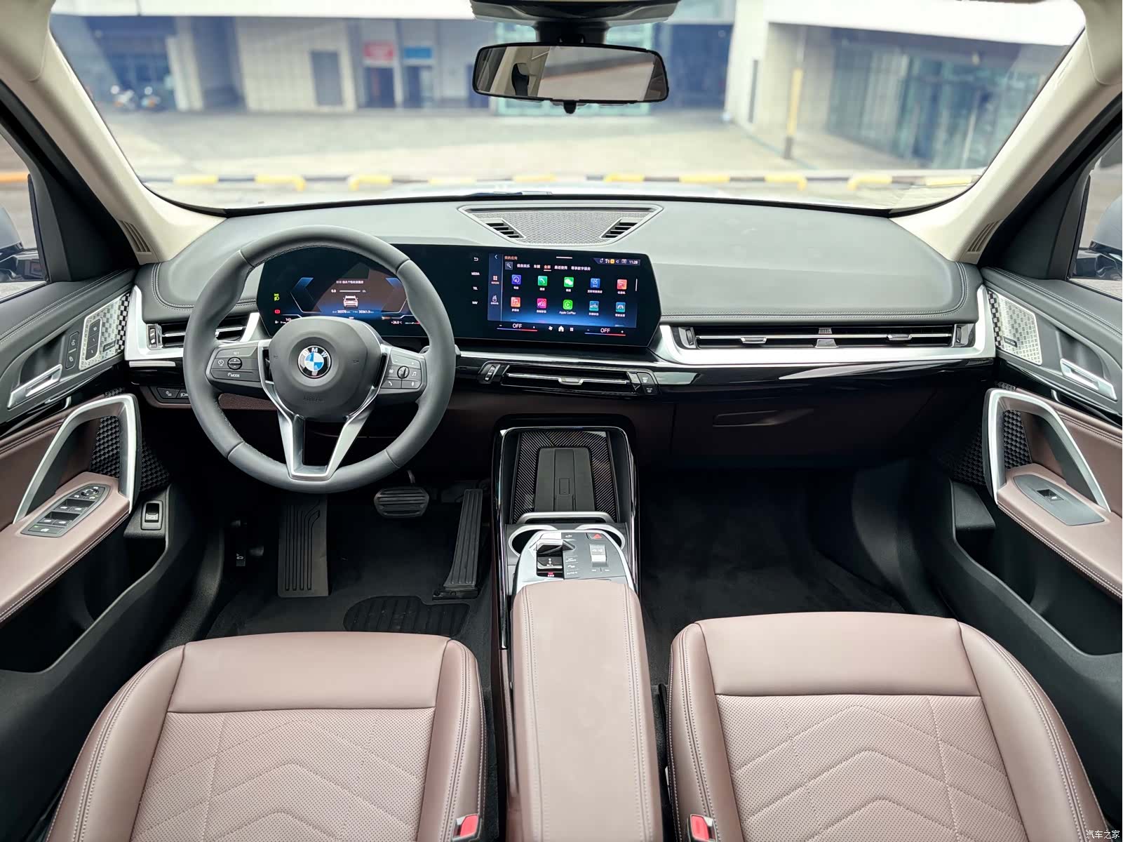 BMW X1, 2024 все фото