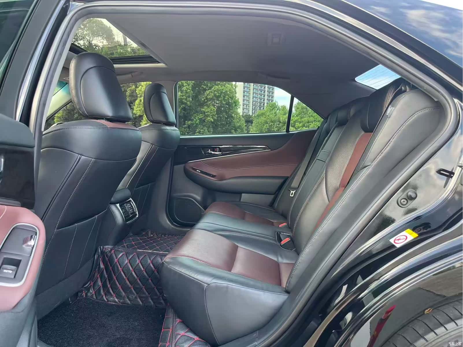 Toyota Crown, 2018 6
