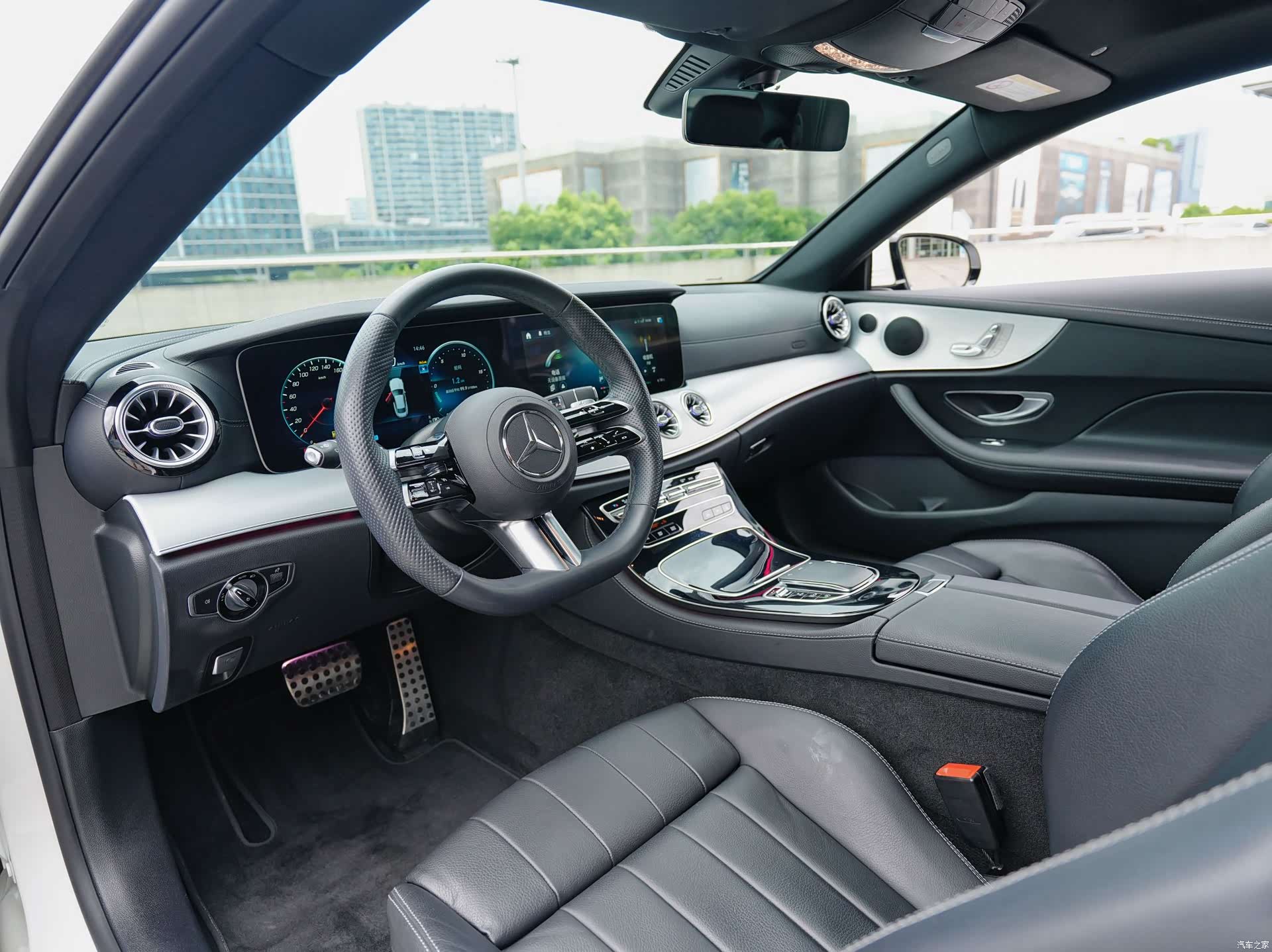 Mercedes-Benz E-Class, 2023 10