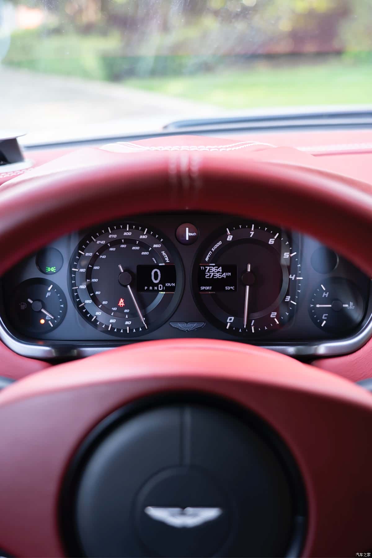 Aston Martin Vanquish, 2014 17