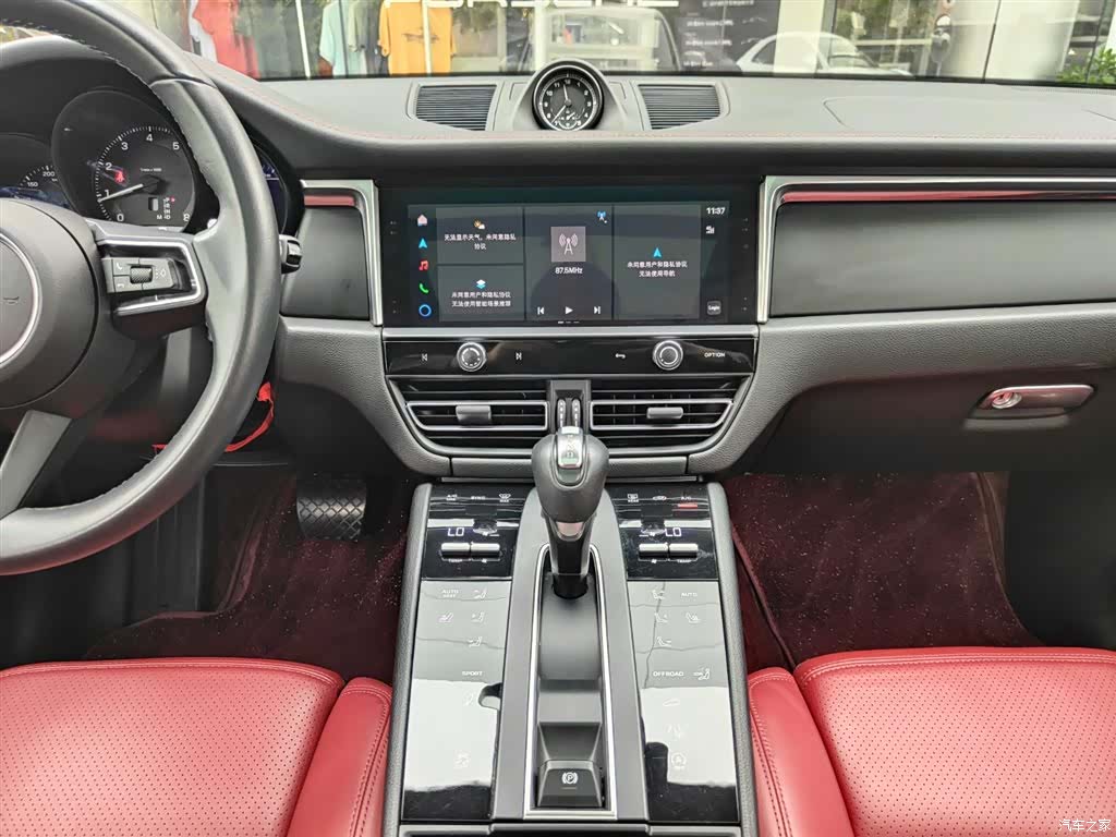 Porsche Macan, 2024 8