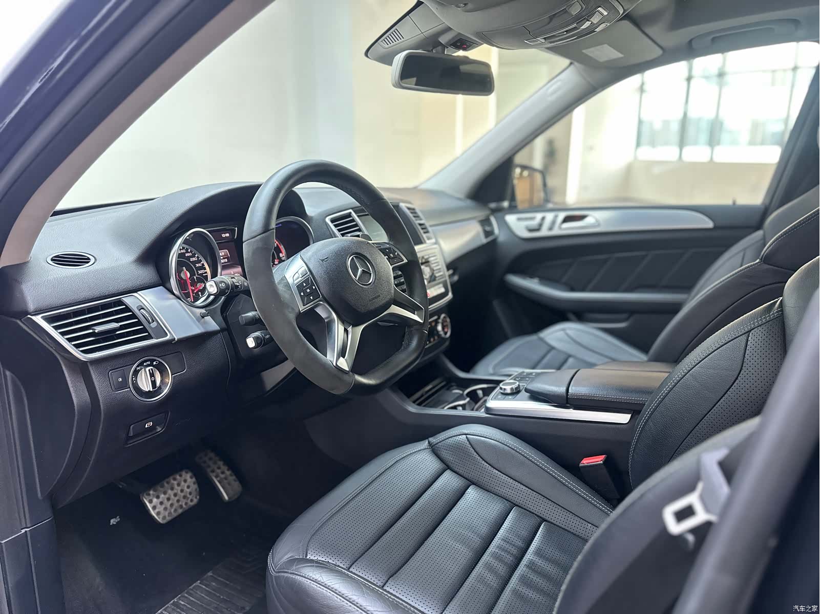 Mercedes-Benz M-Class AMG, 2015 8