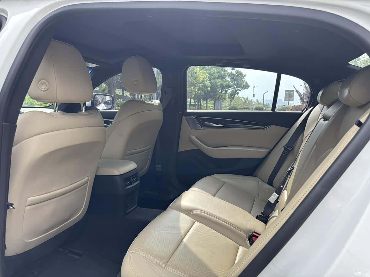 Cadillac CT5, 2021 10