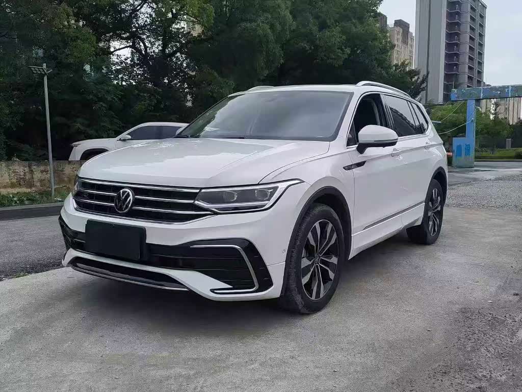 Volkswagen Tiguan L