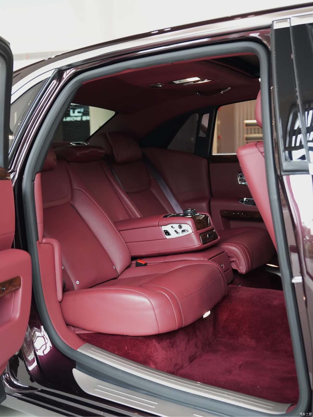 Rolls-Royce Ghost, 2020 11