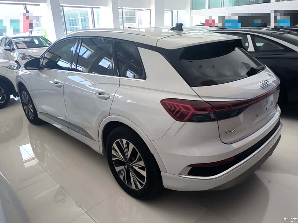 Audi Q4 e-tron, 2024 все фото