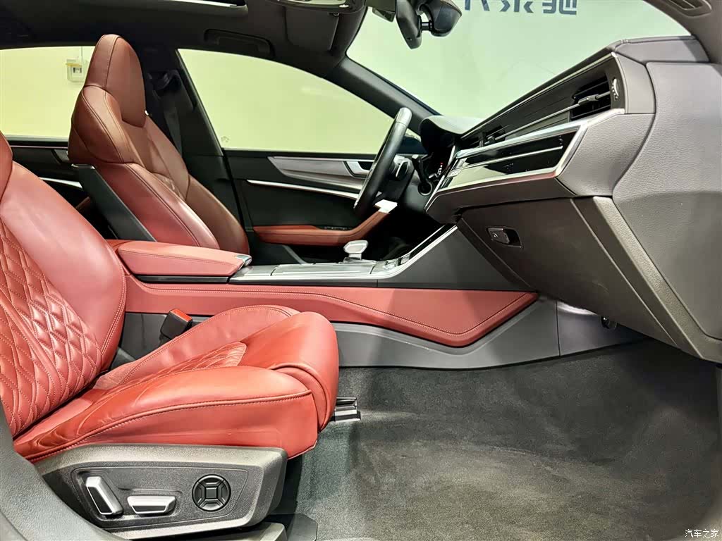 Audi A7L, 2024 19