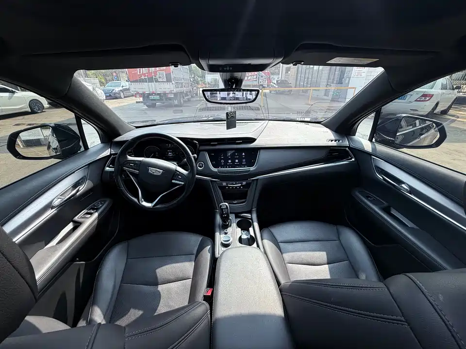 Cadillac XT6