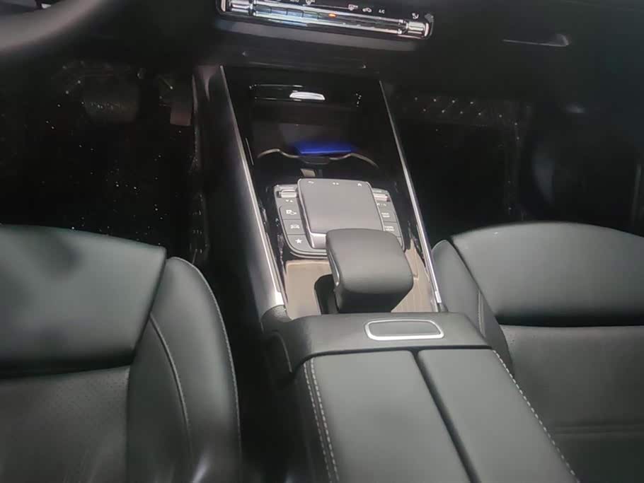 Mercedes-Benz GLA Mercedes-Benz GLA
