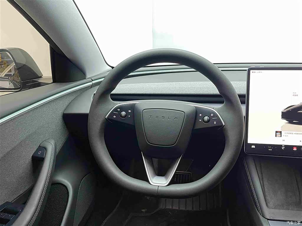 Tesla Model 3, 2024 9
