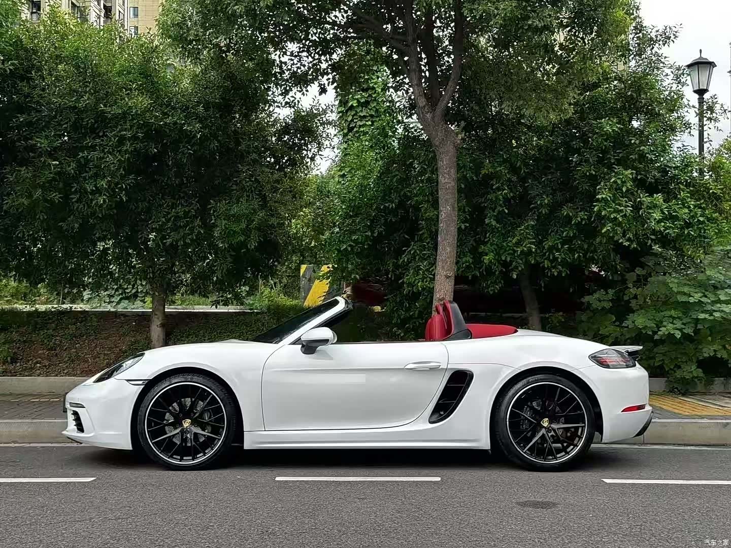 Porsche Boxster, 2018 все фото