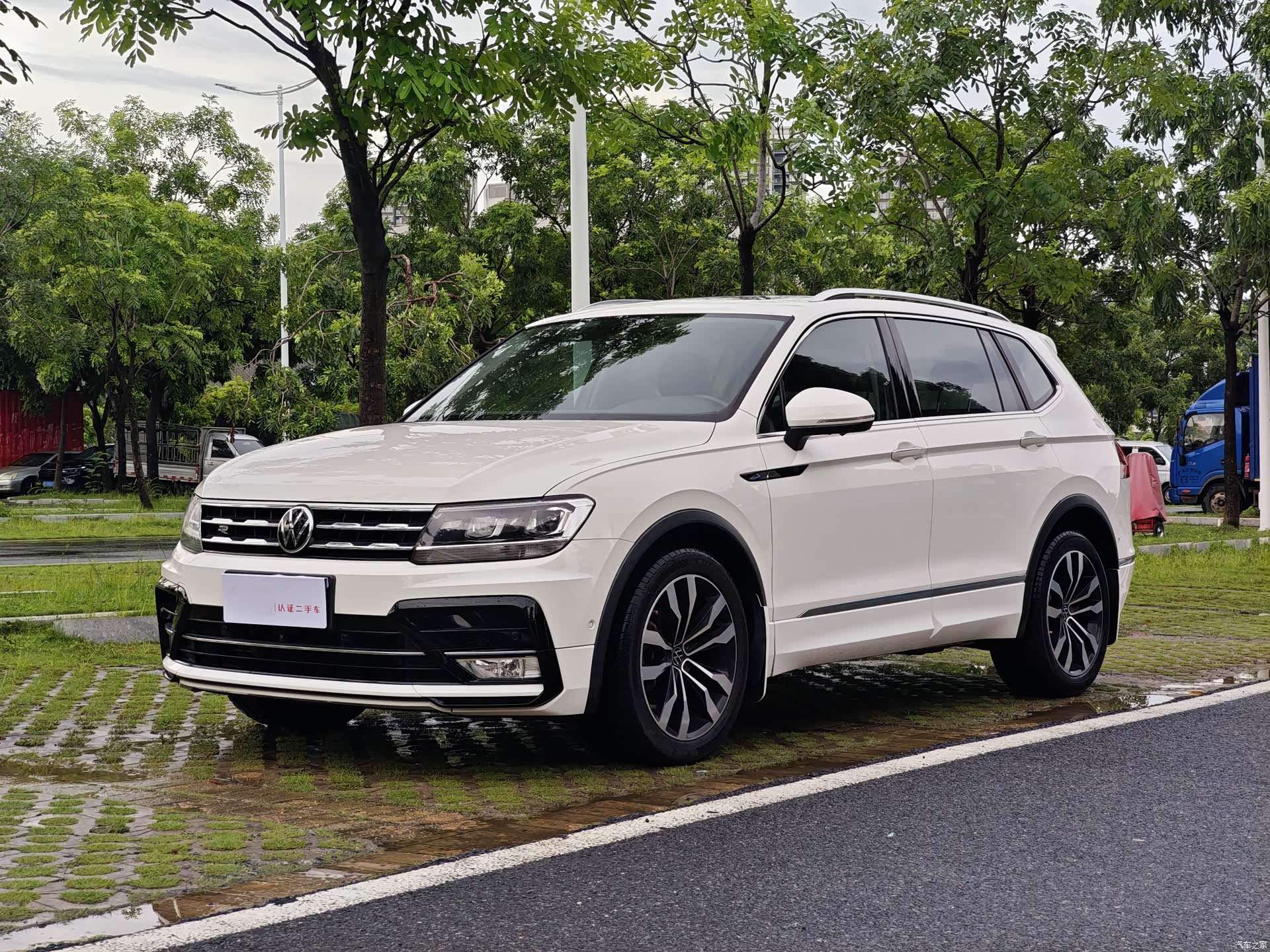 Volkswagen Tiguan L, 2021 1