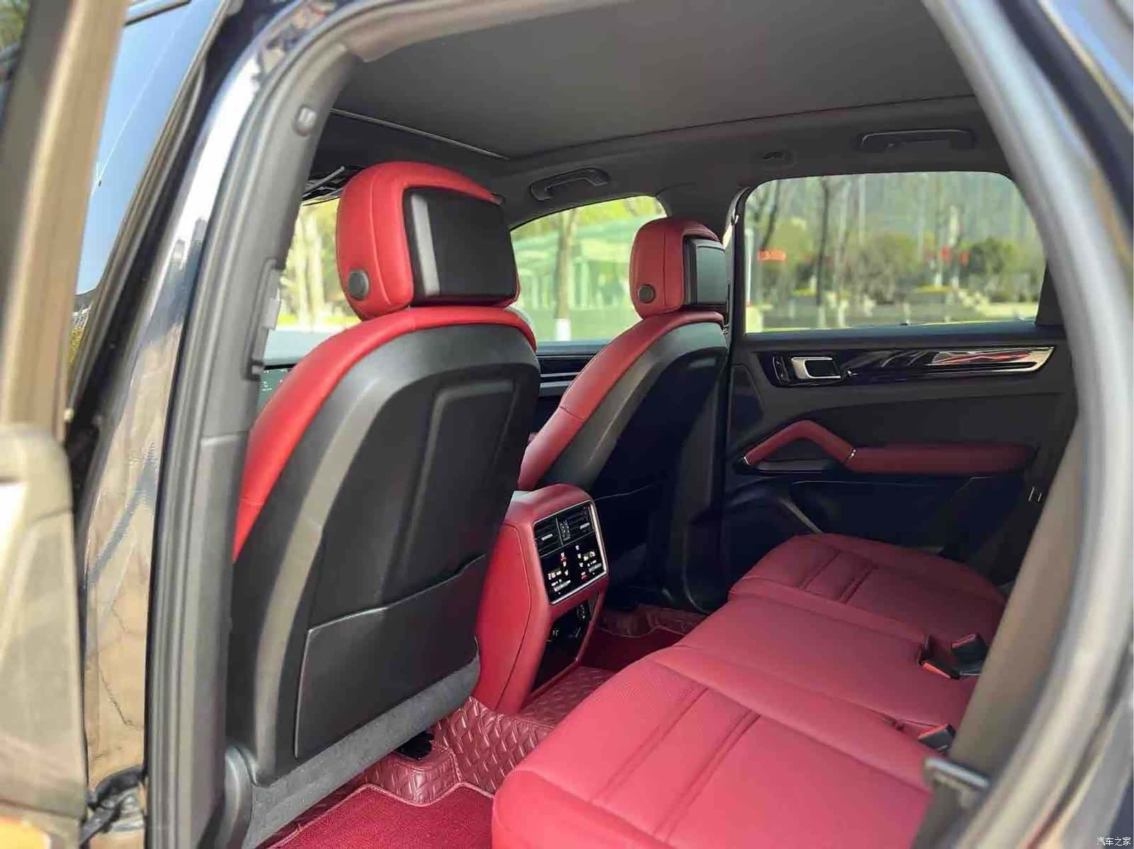 Porsche Cayenne, 2018 все фото