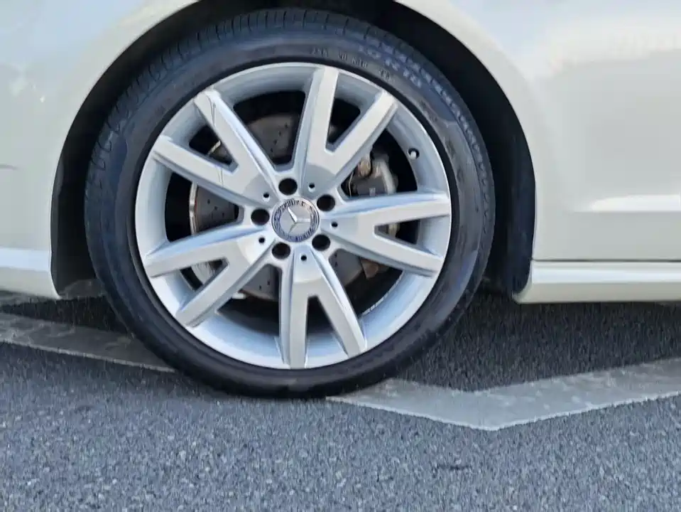 Mercedes-Benz CLS Mercedes-Benz CLS