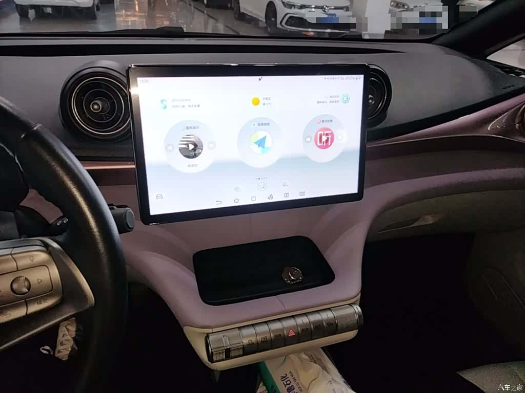 BYD Dolphin, 2023 9