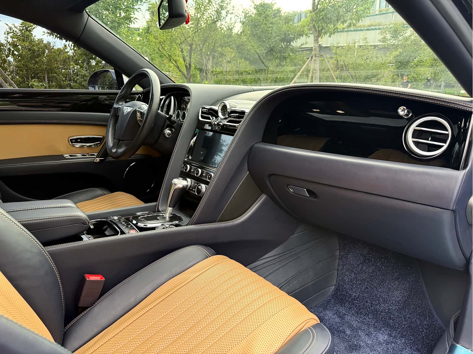 Bentley Flying Spur, 2017 16