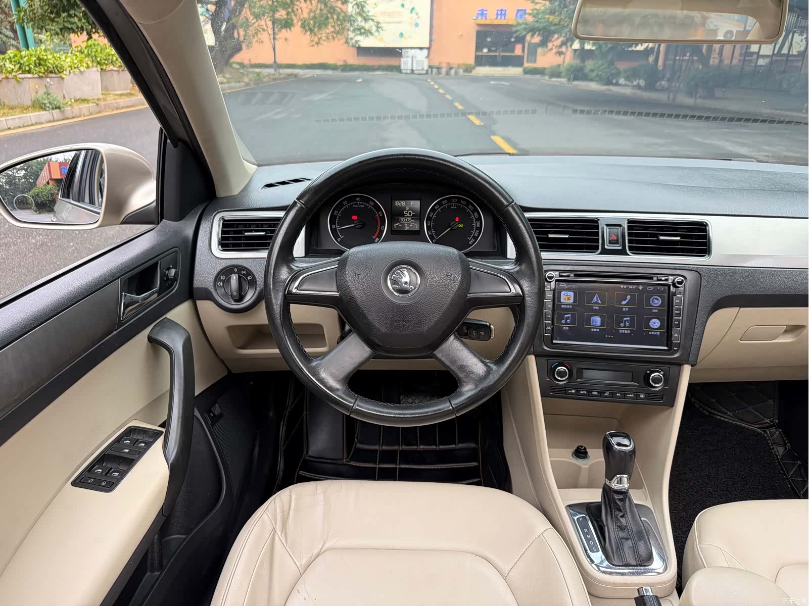 Skoda Rapid, 2014 13