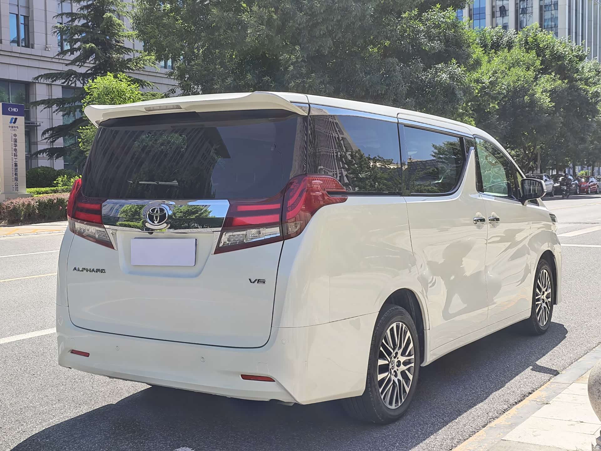 Toyota Alphard, 2016 6