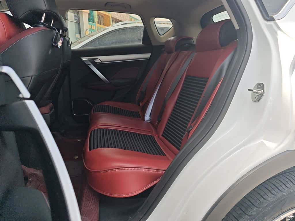 Geely Coolray, 2022 15