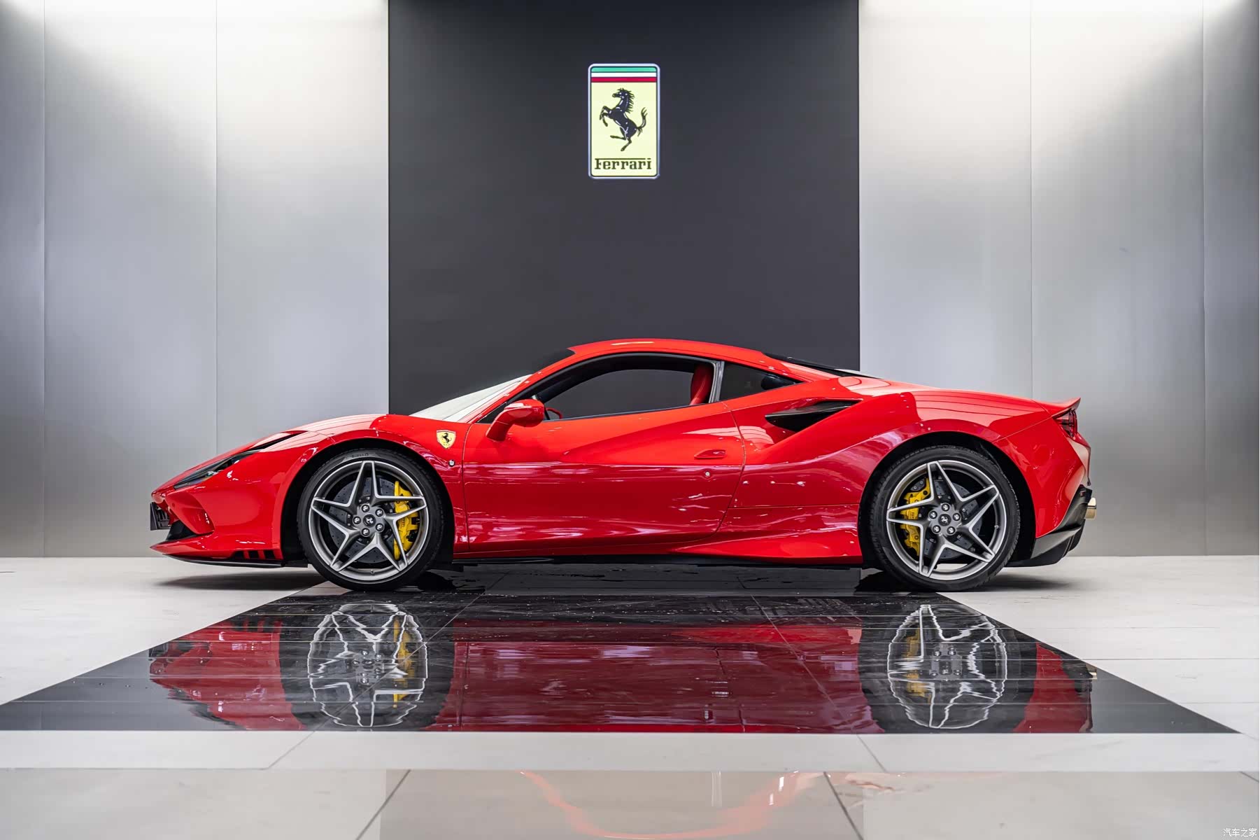 Ferrari F8, 2021 11