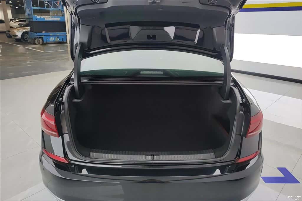 Volkswagen Passat, 2023 4