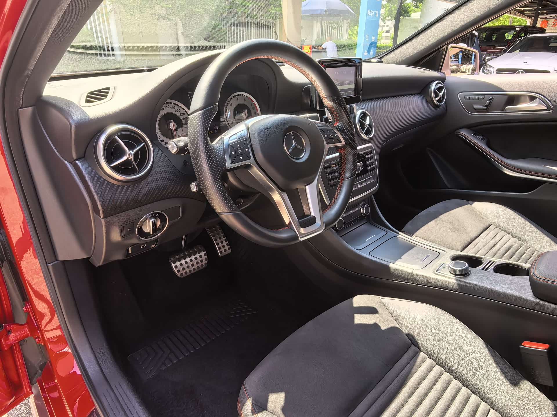 Mercedes-Benz A-Class, 2015 31