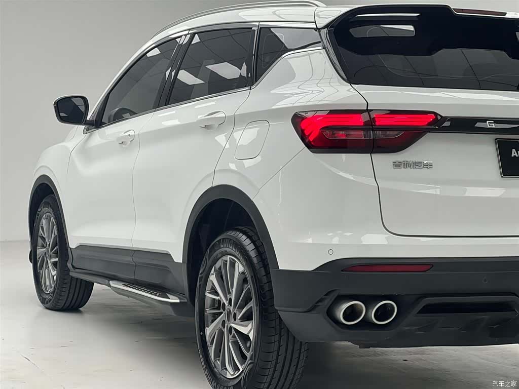 Geely Coolray, 2022 7