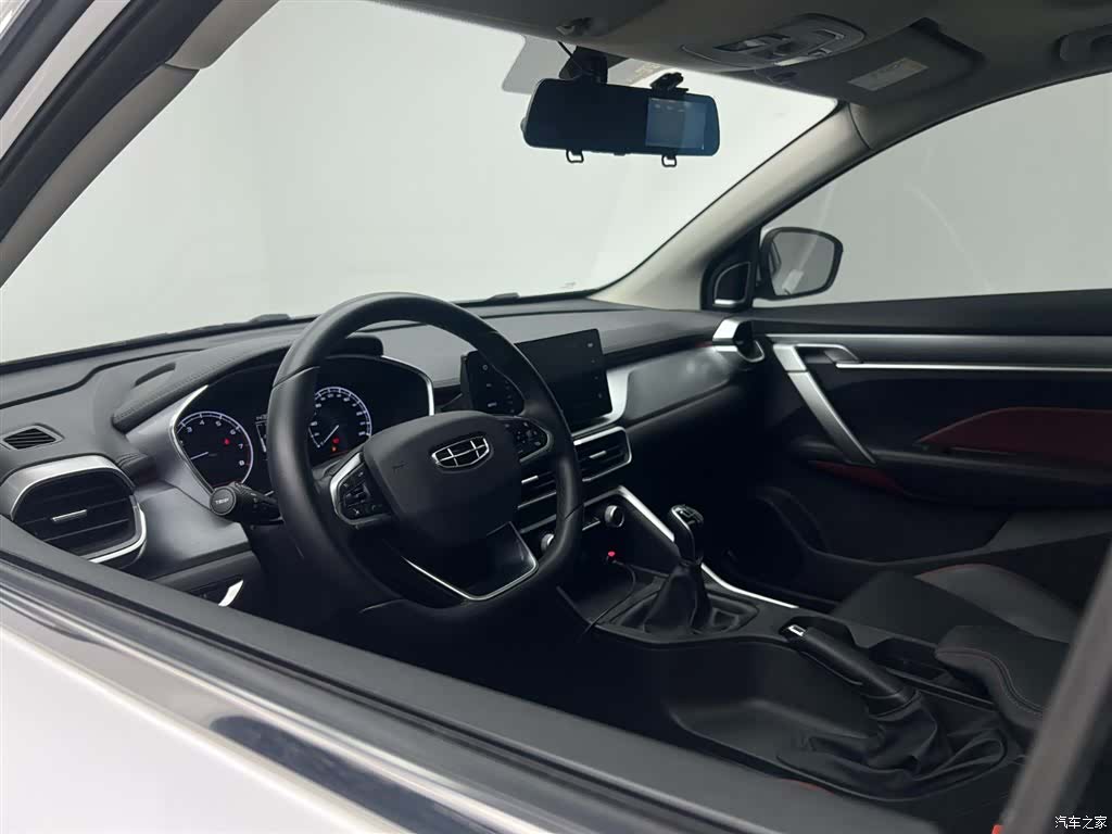 Geely Coolray, 2022 16