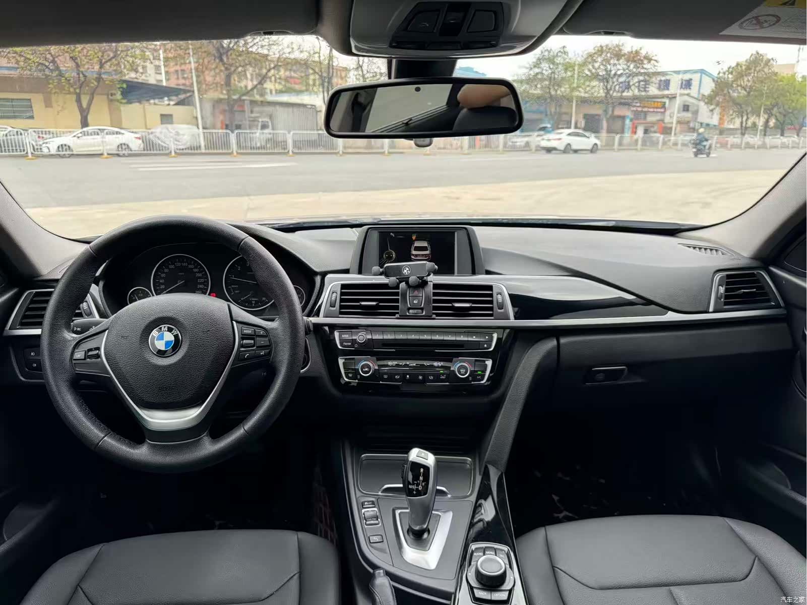 BMW 3 Series, 2017 все фото