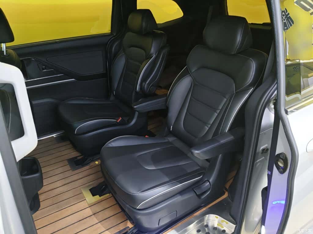Hyundai Custo, 2022 17