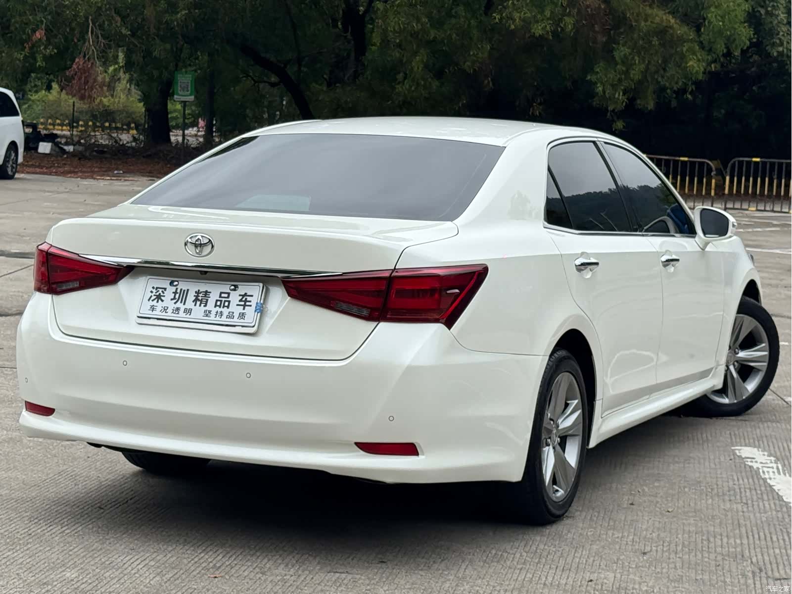 Toyota Crown, 2015 7