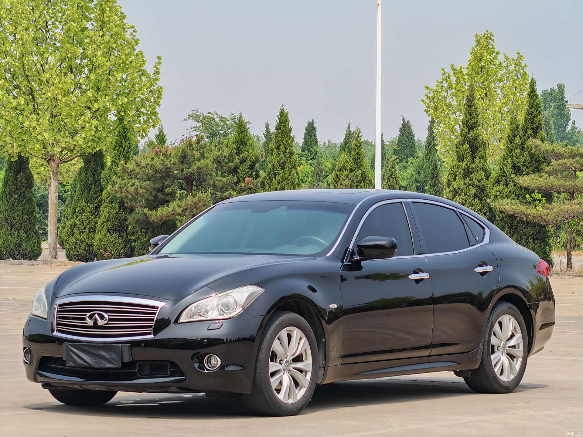 Infiniti M37