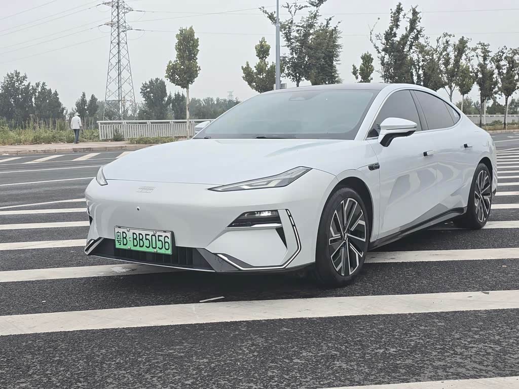 Geely Galaxy E8