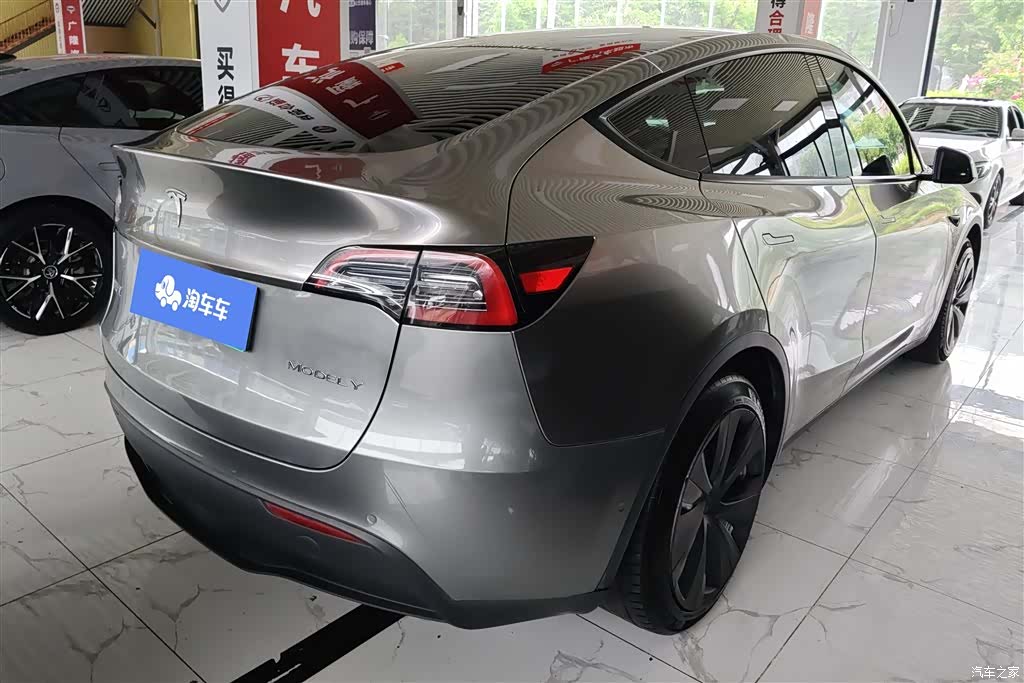 Tesla Model Y, 2022 3
