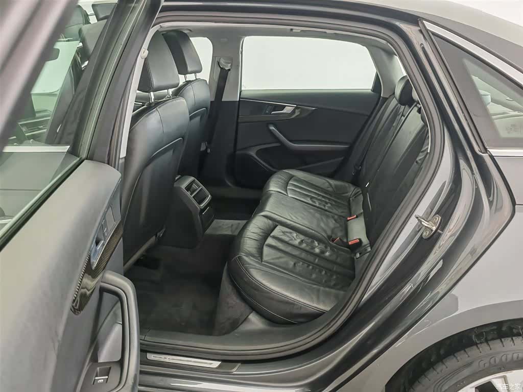 Audi A4L, 2019 15