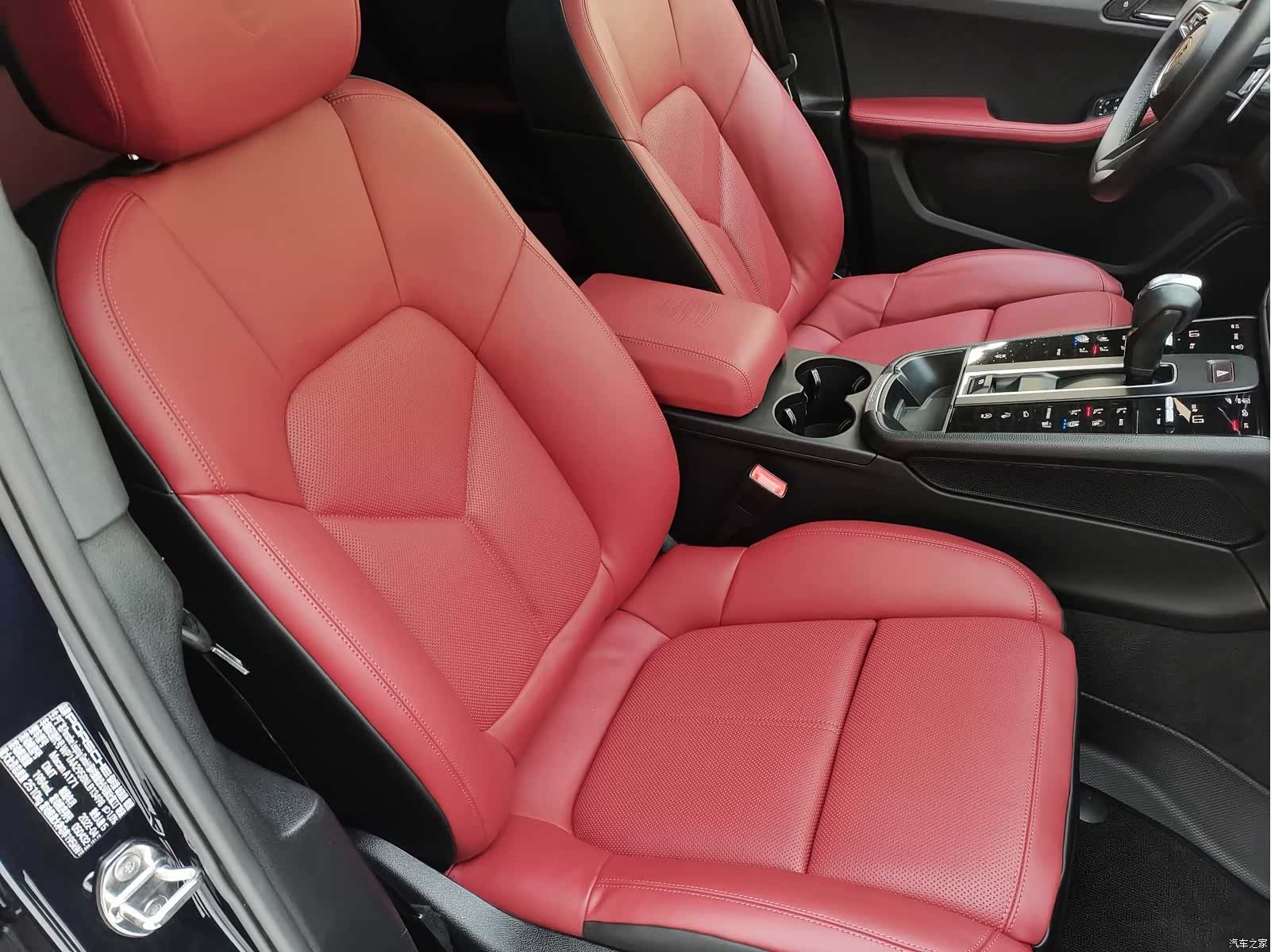 Porsche Macan, 2023 11