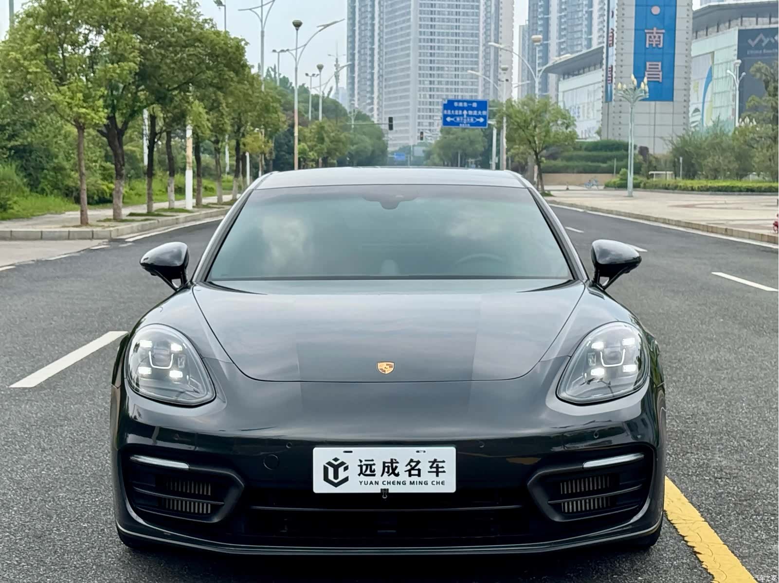 Porsche Panamera, 2022 2
