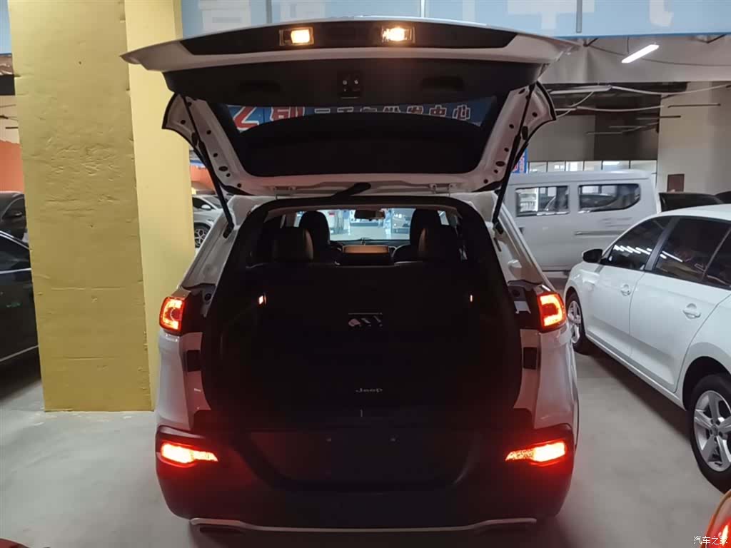 Jeep Cherokee, 2016 19