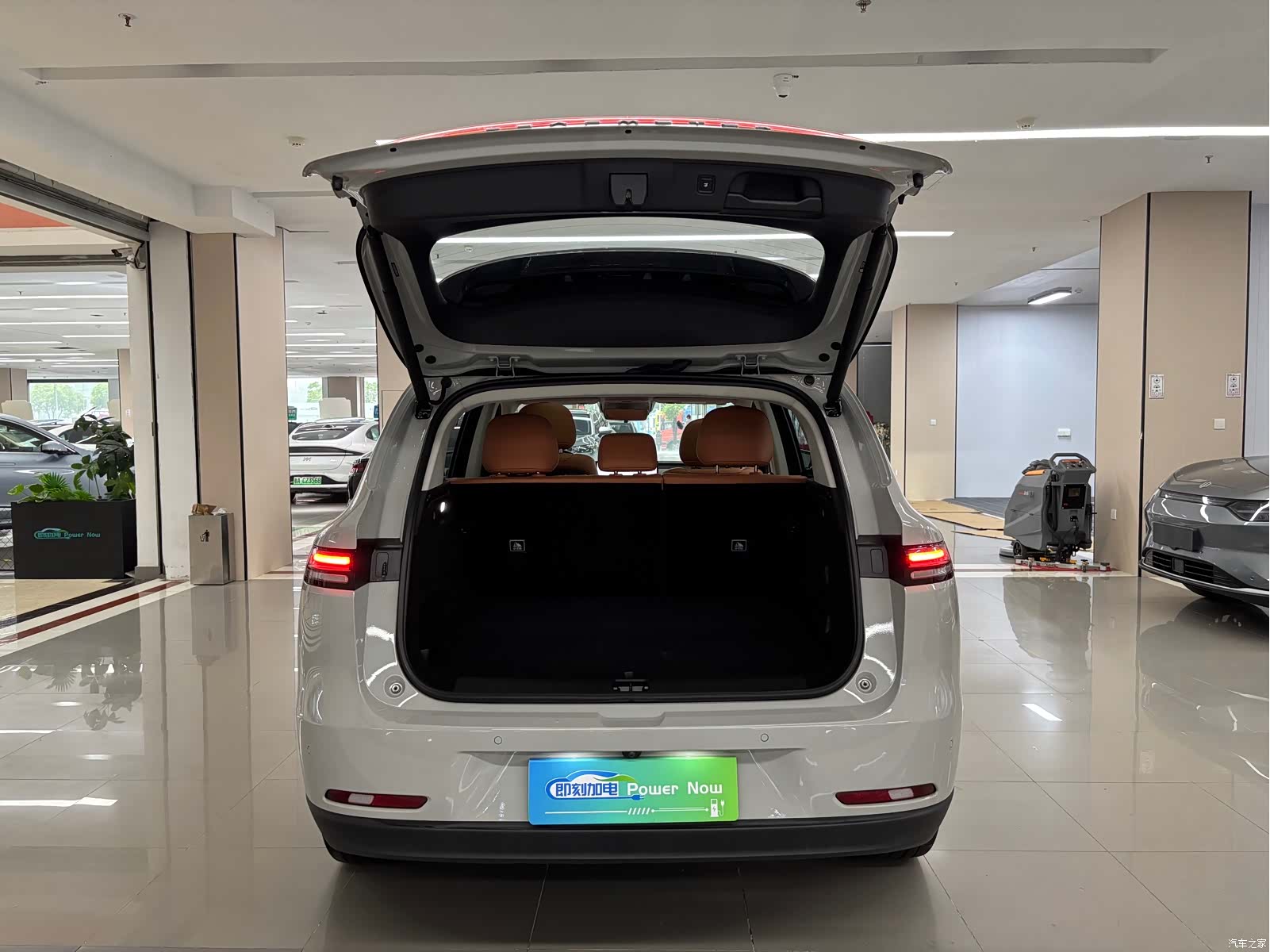 Leapmotor C10, 2025 14