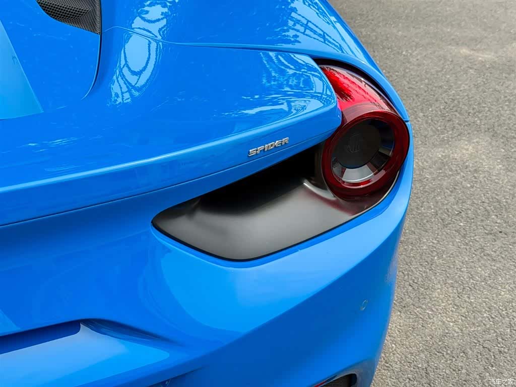 Ferrari 488, 2019 26