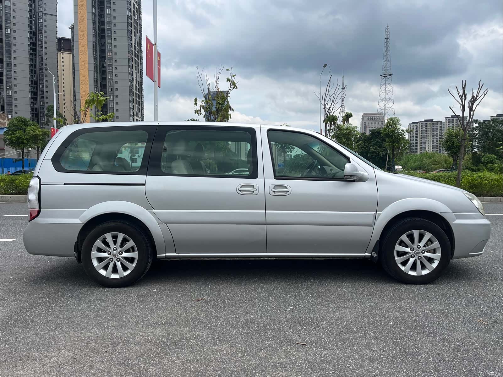 Buick GL8, 2012 7
