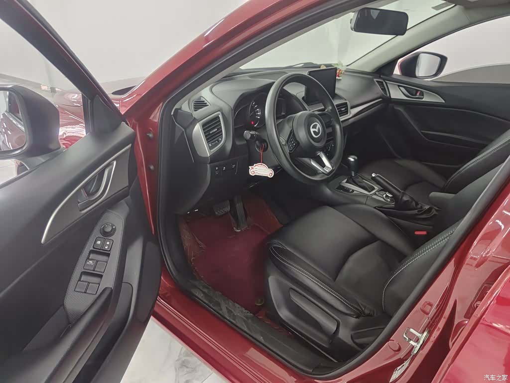 Mazda Mazda3, 2017 11