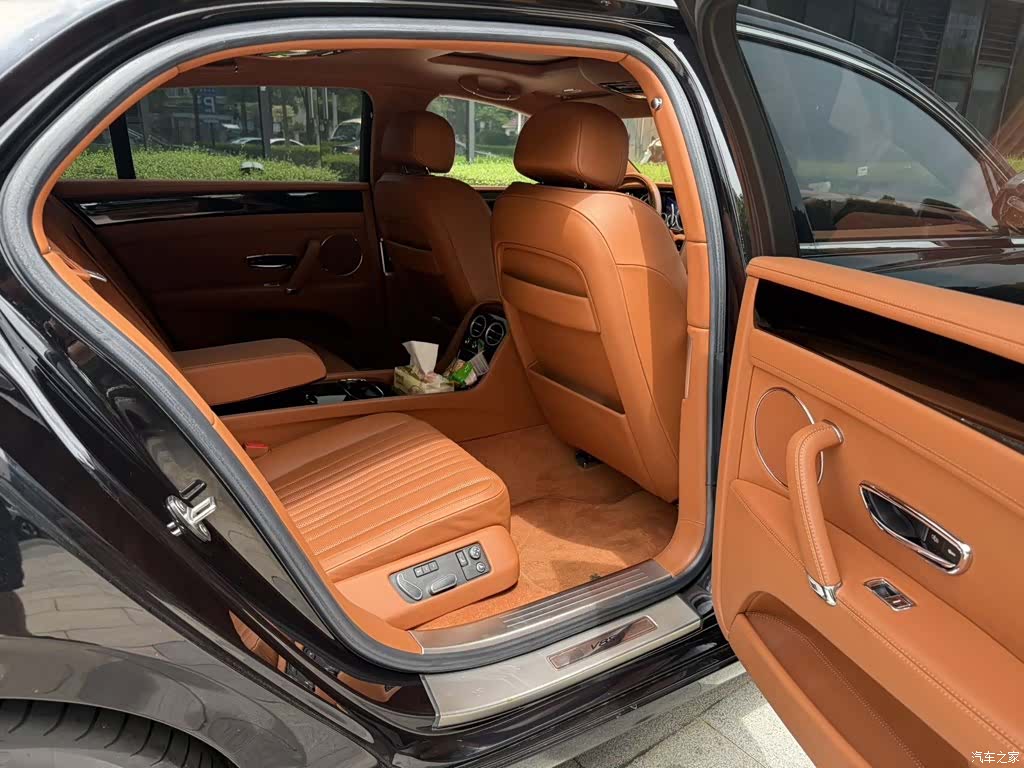 Bentley Flying Spur, 2018 4