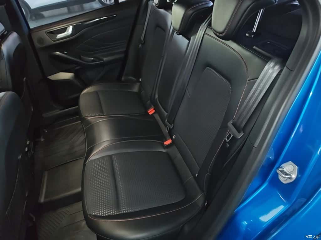 Ford Focus, 2022 17
