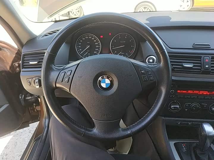 BMW X1 2013 sDrive18i Style