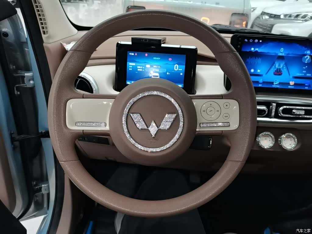 Wuling MINIEV, 2025 11