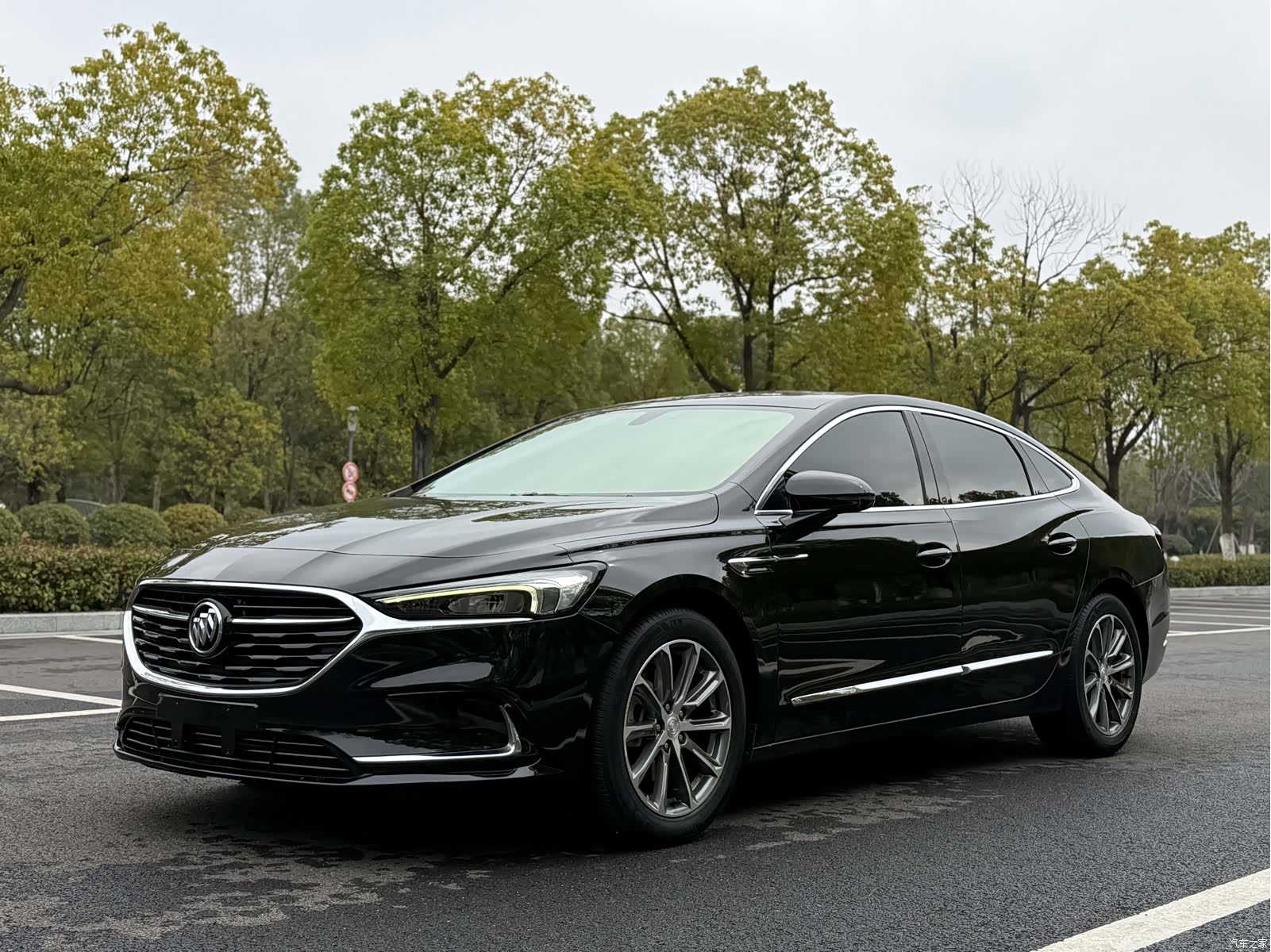 Buick LaCrosse, 2021 1