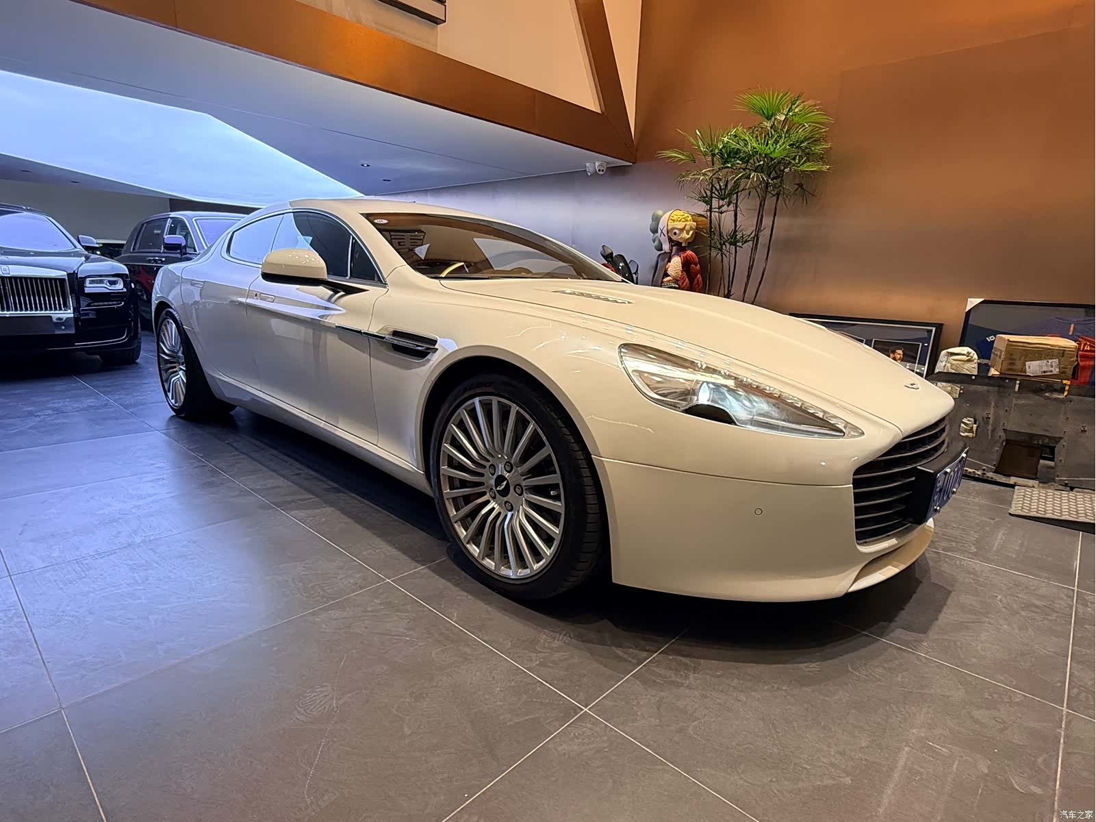 Aston Martin Rapide, 2017 2