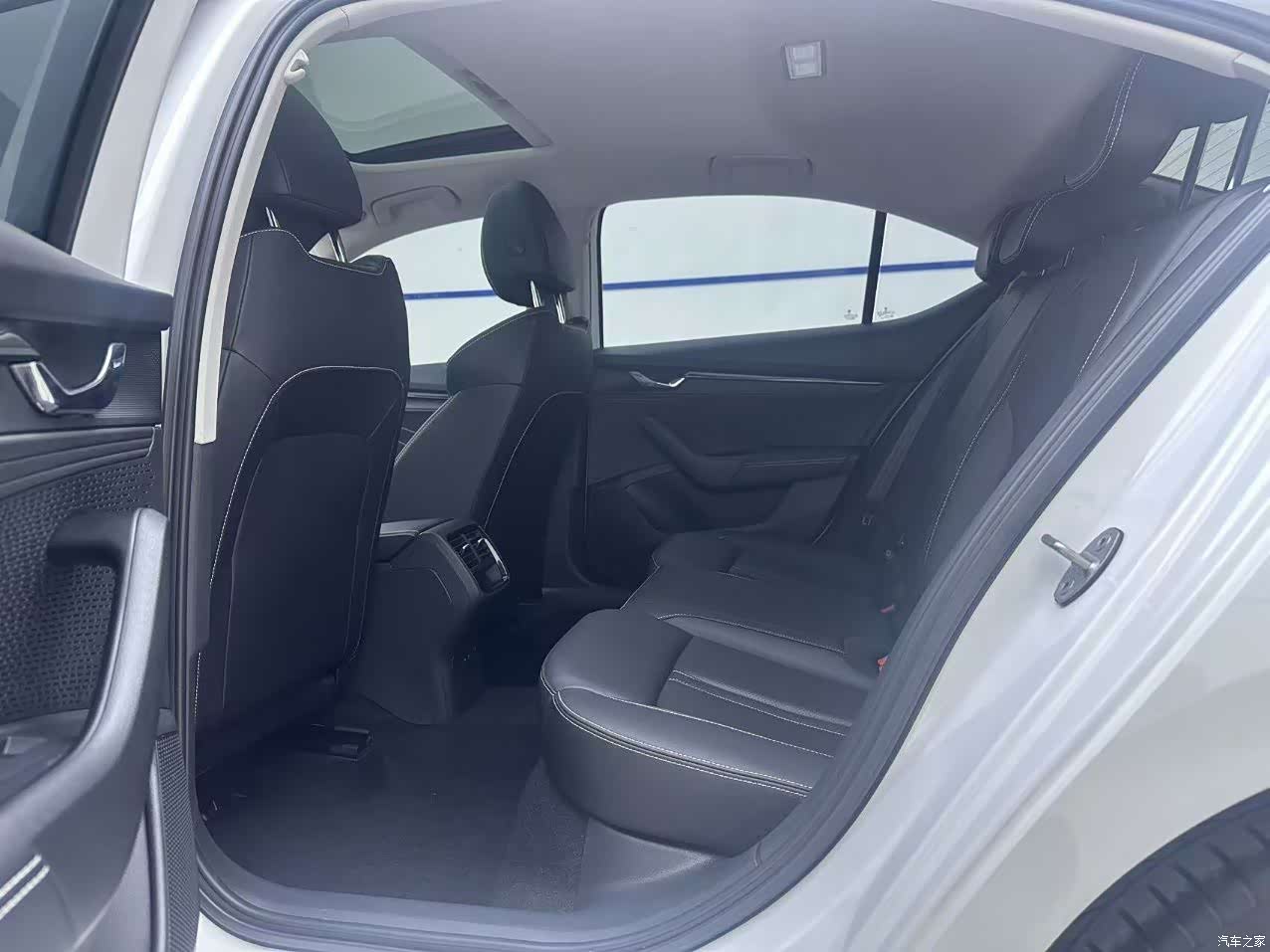 Skoda Octavia, 2023 11
